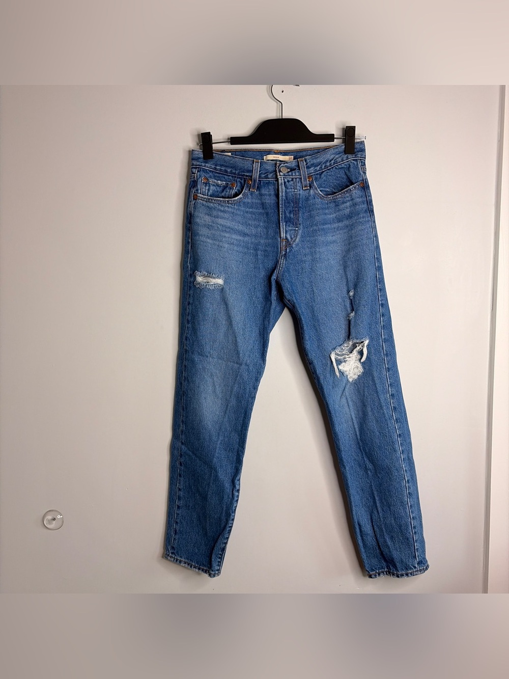 Levi's Wedgie size 27 High Rise Women's Straight Leg Ripped Blue Jeans